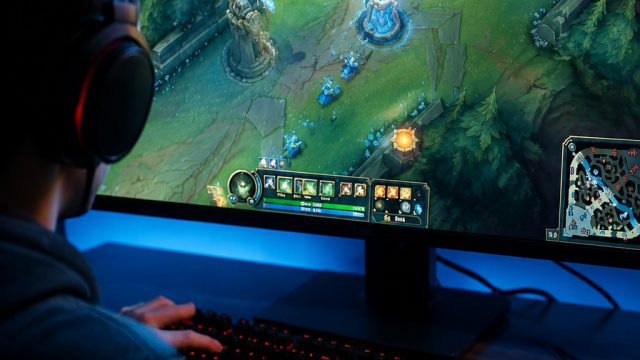 Ultimate Guide to Downloading League of Legends for an Epic Gaming Experience